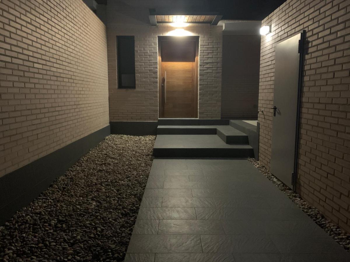 Chalet Con Piscina Privada A 25 Min De Madrid Arroyomolinos Exterior photo